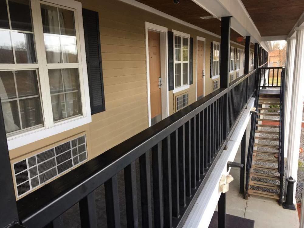 Newbury Inn Brookfield Esterno foto